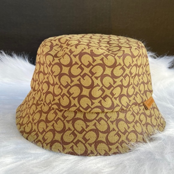 New GUESS UNISEX Buckle Hat - Picture 1 of 5